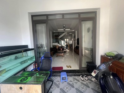 Bán nhà độc lập dân xây ngõ oto đỗ cửa đường Phương Lưu 3