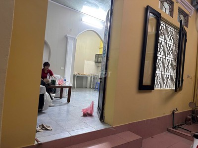 Chính chủ cho thuê nhà tại Đường Tây Hồ, Quảng An. 0