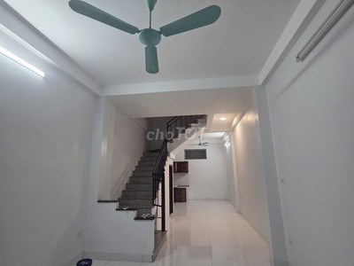 Cho thuê nhà nguyên căn 3 tầng 4 phòng nhà mới đẹp tại xã Thiên Lộc- Đông Anh 2