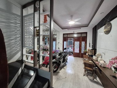 Nhà chính chủ - giá tốt - vị trí đẹp tại cầu noi, cổ nhuế 0