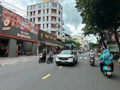 Bán chdv ngang 7m 5 tầng đường 10m lê đức thọ 105m2 17pn đi bộ đi chợ căn cứ chỉ 17.8 tỷ. 0