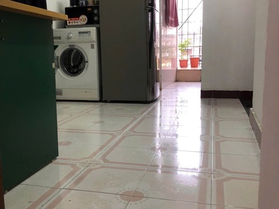 Cho thuê căn hộ tập thể công an tầng 5, mặt phố nguyên hồng, láng hạ, đống đa 3