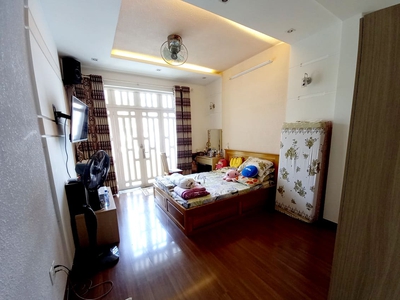 Bán nhà tt.quận 10, 5 tầng đúc, 2 mt hẻm, chỉ 8.2 tỷ, khai thác chdv tốt 2