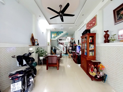 Bán nhà tt.quận 10, 5 tầng đúc, 2 mt hẻm, chỉ 8.2 tỷ, khai thác chdv tốt 1