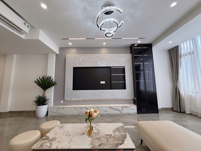 Bán nhà ngọc thuỵ 45m x 7t thang máy, gara oto tránh, giá 14t5 còn tl. 2