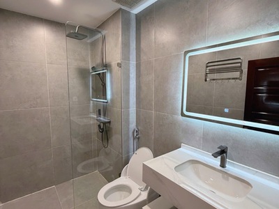 Bán nhà ngọc thuỵ 45m x 7t thang máy, gara oto tránh, giá 14t5 còn tl. 4