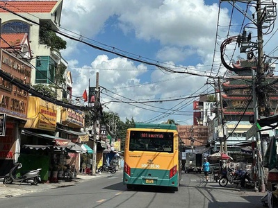 Nhà chính chủ gửi bán 1 sẹc đ.số 30 hxt 93m2 5 tầng mới dt 20 triệu gần chợ hơn 9 tỷ 3