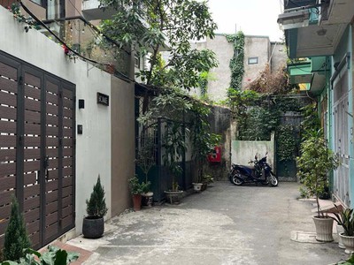 Bán nhà cũ giá tốt, 13.6 tỷ, 77m2, 2 mặt tiền 4.5m, sổ chính chủ, ko quy hoạch 1