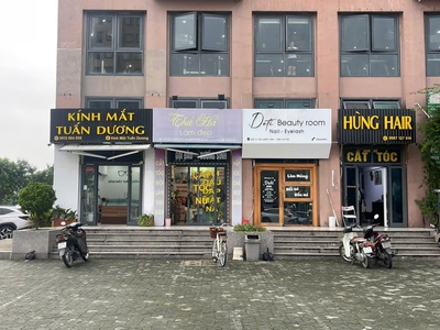 Cho thuê căn thương mại tầng 1, chung cư happy star, căn góc, 2 tầng, nhìn thẳng ra đường mai chí 1
