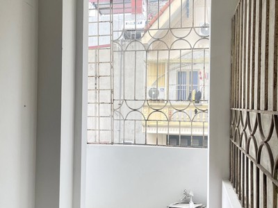 Cho thuê nhà ngõ đặng tiến đông, 45m  x 4 tầng, 3 ngủ, 4 vệ sinh, giá 14 triệu 3