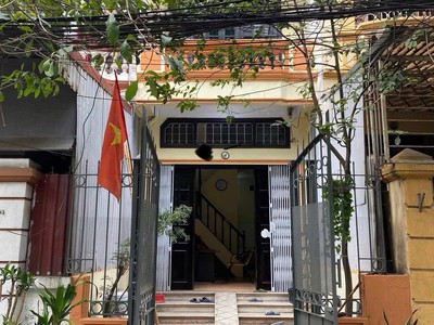 Cho thuê nhà ngõ ô tô lãng yên, vp, kho, ở gđ, nhóm 35m x 4 tầng, giá 13,5 triệu 0