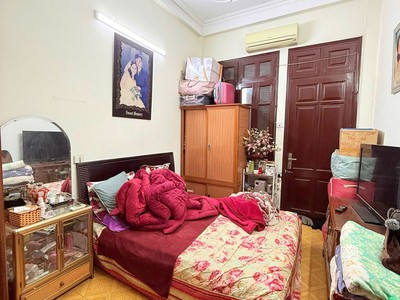 Bán nhà ngõ quỳnh 28/34m2. 4 tầng. mặt tiền 2.5m. giá 8 tỷ hai bà trưng hà nội 4