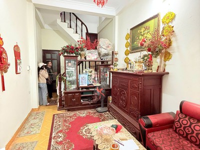 Bán nhà ngõ quỳnh 28/34m2. 4 tầng. mặt tiền 2.5m. giá 8 tỷ hai bà trưng hà nội 3