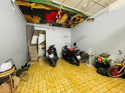 Bán nhà ngõ thịnh hào1. 28m2. 4 tầng. mặt tiền 3.9m. giá 13 tỷ đống đa hà nội 1