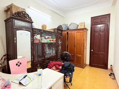 Bán nhà ngõ quỳnh 28/34m2. 4 tầng. mặt tiền 2.5m. giá 8 tỷ hai bà trưng hà nội 2