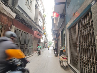 Bán nhà ngõ thịnh hào1. 28m2. 4 tầng. mặt tiền 3.9m. giá 13 tỷ đống đa hà nội 0