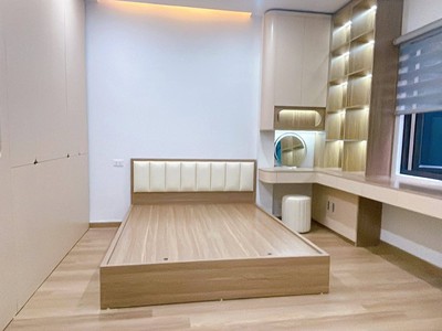 Bán nhà trường chinh-32m 5 tầng 5mmt-ôto đỗ cửa-gần ngã tư sở, bv đại học y- giá 9,18 tỷ còn thương 2