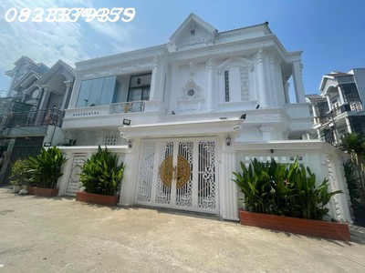 bán nhà phong cách hy lạp la mã lô góc 2 mặt hẻm tt nhà bè 0