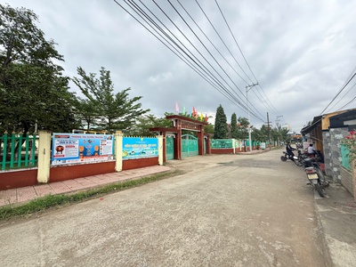 Lô dất hơn 200m2, chỉ 8xxtr, ngay trường THCS vào chỉ 150m 0