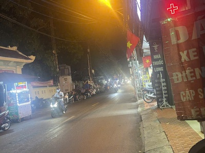 Cực hiếm chính chủ cần bán nhà phố trần cung cổ nhuế diện tích 37m x 4 tầng mặt tiền 4 m giá bán 3