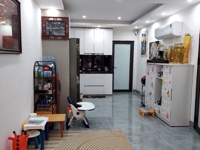 Tập thể tầng 1 hoàng quốc việt dt 45/60m 6,5 tỷ ô tô đỗ cửa,kinh doanh 1