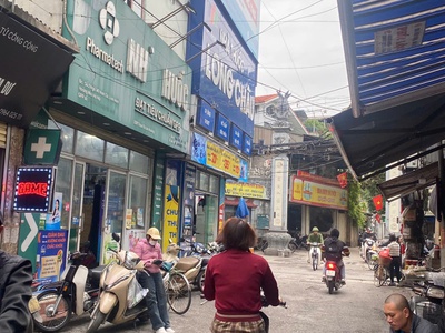 Cho thuê mặt bằng kinh doanh 30m x 4 tầng ngay ngã tư chợ hoàng mai 1