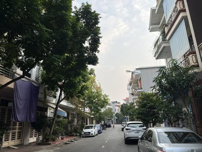 Bán lô đất mặt phố Cao Bá Quát, Đông Nam Cường, TP HD, 76m2, mt 4m, giá tốt chỉ 4.x tỷ 1