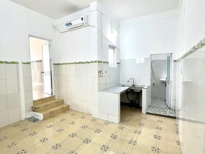 Cho thuê nhà hẻm riêng Kha Vạn Cân, 1 trệt 1 lầu 2PN, 2WC, có bếp máy lạnh Thủ Đức 7