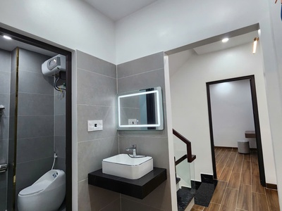 Bán nhà dân xây 3 tầng tại Quỳnh Hoàng Nam Sơn 8