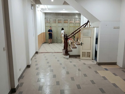 Cho thuê nhà 6 tầng phố Quan Nhân làm văn phòng/ở gia đình 1