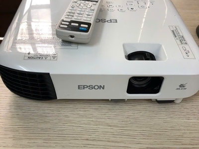 Máy chiếu cũ chính hãng giá rẻ đủ loại 0