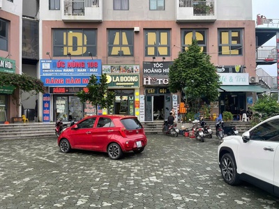 Cho thuê căn thương mại tầng 1, chung cư HAPPY STAR,căn góc, 2 tầng, nhìn thẳng ra đường Mai Chí Thọ 2