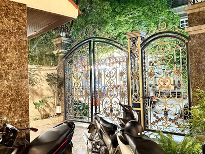 BÁN BIỆT THỰ 205m CẦU GIẤY - 2 Mặt Thoáng - Thang Máy - Ở Chuẩn Sang Tại Làng Quốc Tế Thăng Long 3