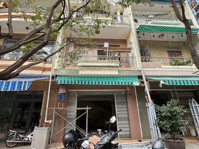 Bán nhà 3 tầng chính chủ đường an mỹ - ngay chợ đêm sơn trà, 500m đến đầu cầu rồng siêu vip 0