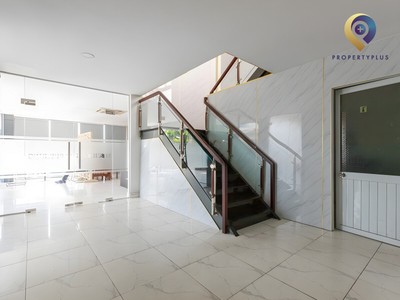 cho thuê tòa nhà văn phòng lớn vị trí đẹp đảo kim cương trung tâm 4