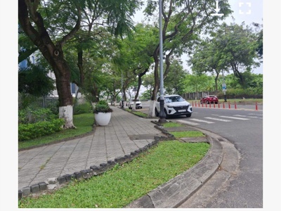 Đất nam hoà xuân chính chủ, vị trí giao nhau 2 đường 10,5m lề 5m, thông dọc tuyến và nối sang đảo 4