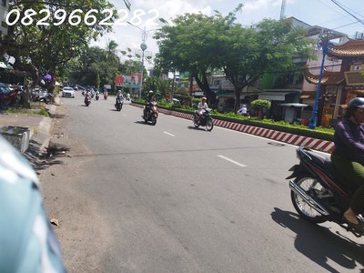 Bán nhà mặt tiền đường hùng vương sa đéc đồng tháp, 1 trệt 2 lầu, sổ hồng chính chủ 0