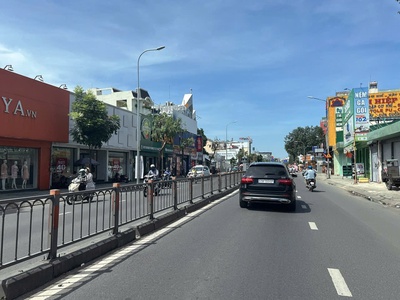 Nhà view góc đẹp 1 sẹc hxh quang trung ngang 8.5m 119m2 4 lầu đang kd chỉ 12.8 tỷ. 1