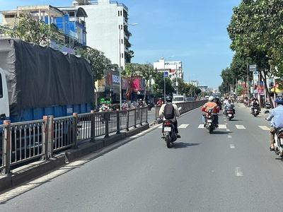 Nhà view góc đẹp 1 sẹc hxh quang trung ngang 8.5m 119m2 4 lầu đang kd chỉ 12.8 tỷ. 2