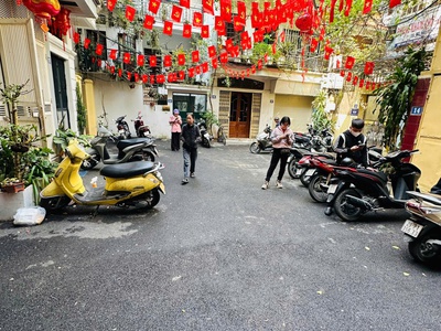 Chỉ 320 triệu/m bán nhà hoàng hoa thám 31m 5 tầng thang máy ở luôn trước tết giá 9.95 tỷ 0878168006 0