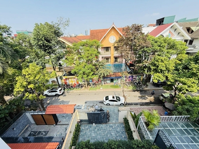 BÁN BIỆT THỰ 205m CẦU GIẤY - 2 Mặt Thoáng - Thang Máy - Ở Chuẩn Sang Tại Làng Quốc Tế Thăng Long 0