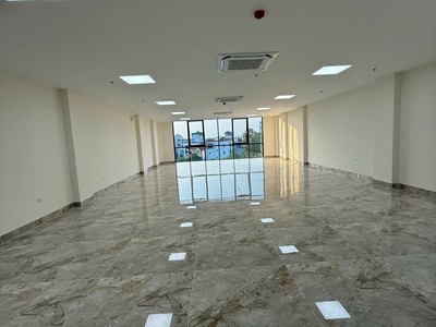 Bán gấp tòa văn phòng mỹ đình, xe con tránh, kinh doanh, thông sàn thang...