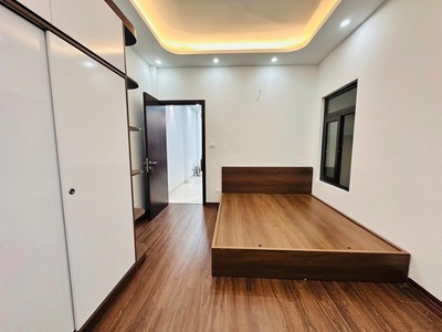 Nhà phố dương quảng hàm 70m 6t,mt4,2m 21 tỷ ngõ thông-thoáng trước sau-ô tô vào nhà 4