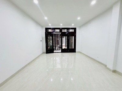 Nhà phố dương quảng hàm 70m 6t,mt4,2m 21 tỷ ngõ thông-thoáng trước sau-ô tô vào nhà 1