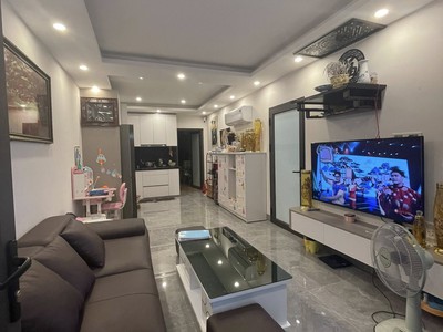 Ô tô đỗ của, tầng 1 tt hoàng quốc việt 45/75m 2pn 2wc, thiết kế cực đẹp, 6.7 tỷ 0