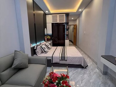 Nhà hxh đường cách mạng tháng 8 phường 12 quận 10 cũ. 2