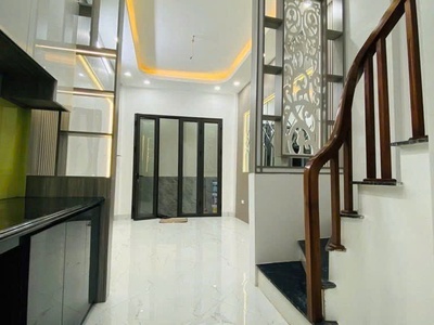 Chủ nhà cần bán gấp căn 55m2 , chuyển về nơi khác sinh sống , nhà bán tại yên hòa , cầu giấy . 2