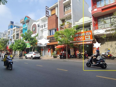 Cho thuê nhà mặt tiền tân sơn nhì 72m , 3lầu - 27triệu 2