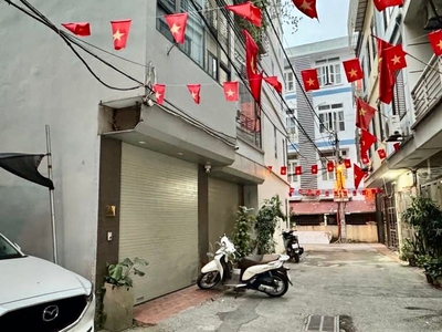 Bán nhà ngọc thuỵ, ngõ thông, ôtô đỗ cửa, chỉ 11.5 tỷ 0