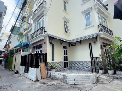 Bán siêu phẩm - mua 1 được 2 - căn góc 3 mặt tiền hxh đ. võ văn kiệt trần hưng đạo, quận 1 - 71m2 0